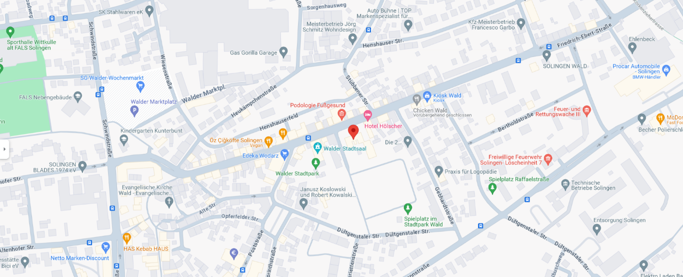Kartenausschnitt von Solingen mit markierten Punkten für verschiedene Orte wie Hotels, Restaurants und Parks.